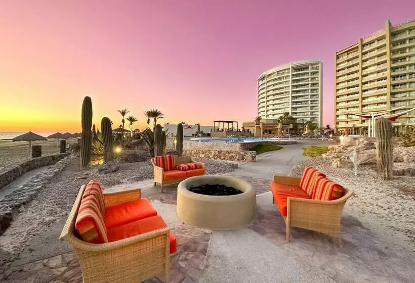 Oceanfront Condo With Astonishing View & Private Tub