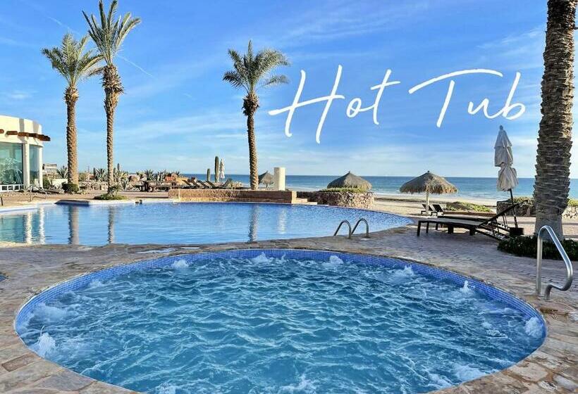 Oceanfront Condo With Astonishing View & Private Tub