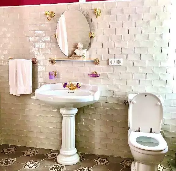 Majatalo Chateau Gunes