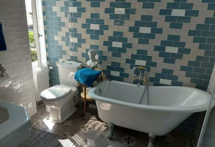 Majatalo Chateau Gunes