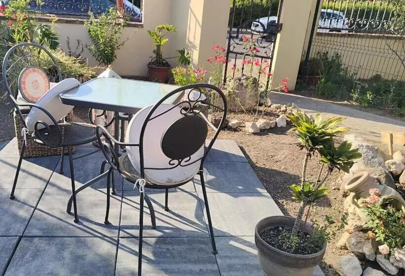 ペンション Room & Relax Eleinad