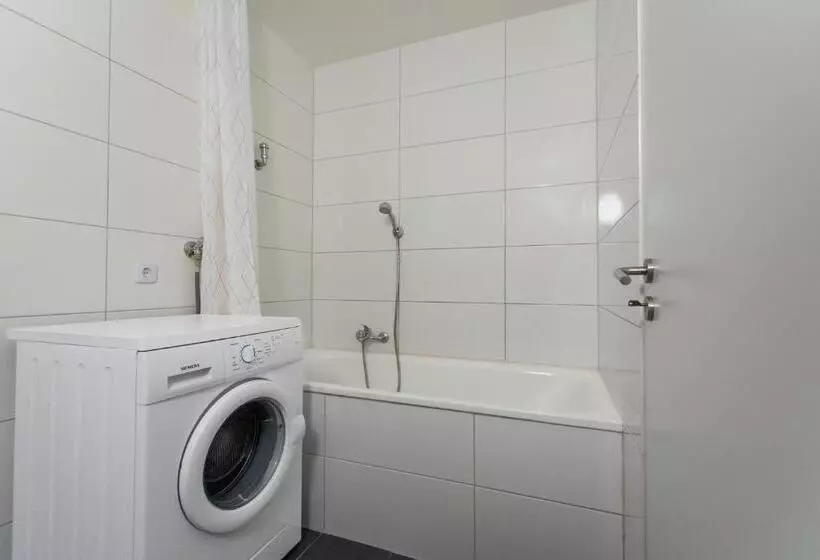 T&k Apartments   3 Room Apartment With Balcony