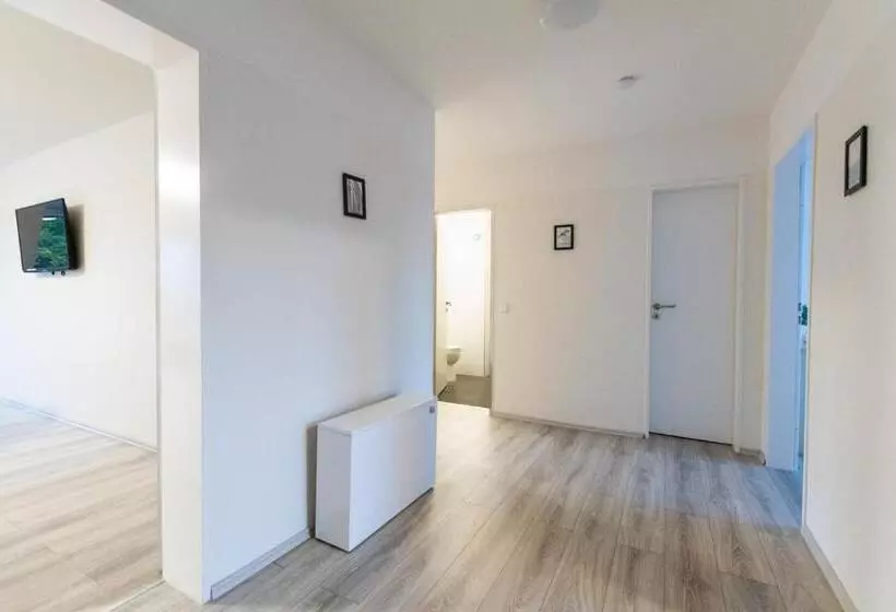 T&k Apartments   3 Room Apartment With Balcony