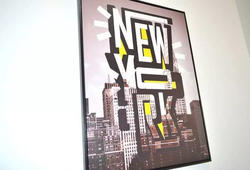 Beautiful Two Bed Apartment With Driveway Parking