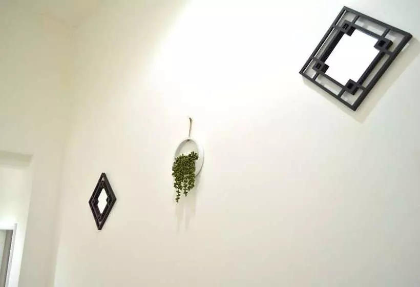 Beautiful Two Bed Apartment With Driveway Parking