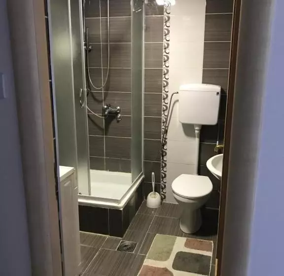City View & Pool Apartment