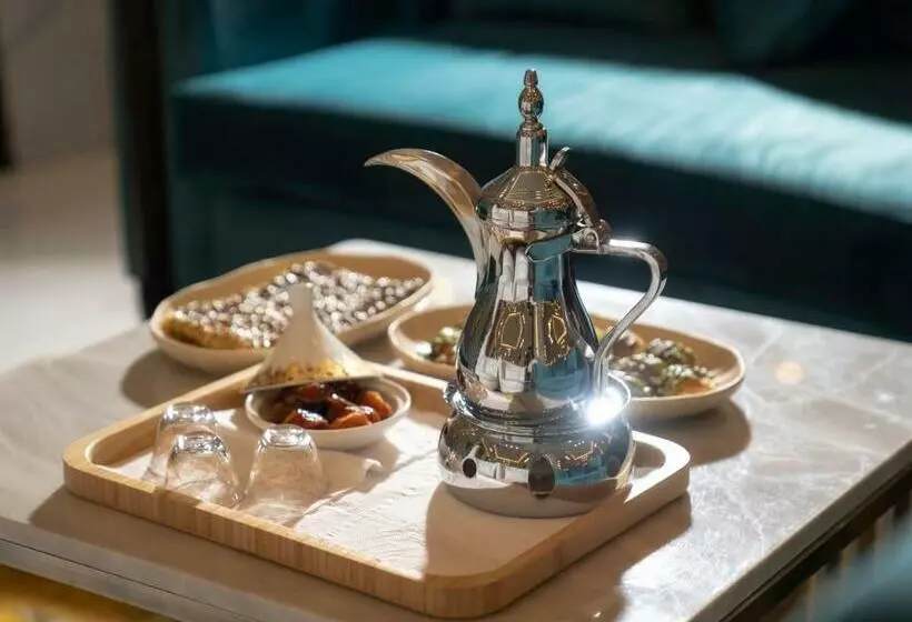 The Palace Hotel Suites