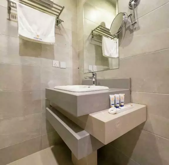 The Palace Hotel Suites