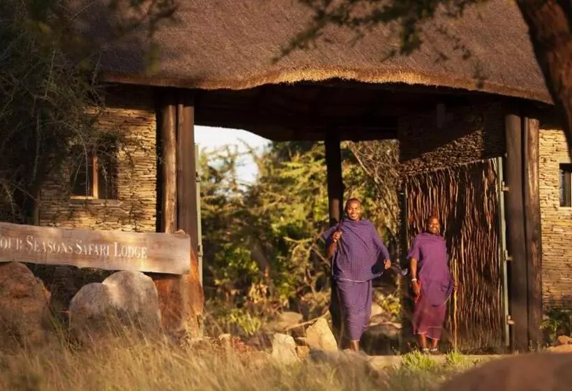 هتل Four Seasons Safari Lodge Serengeti