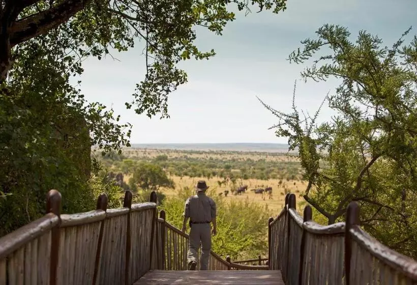 هتل Four Seasons Safari Lodge Serengeti