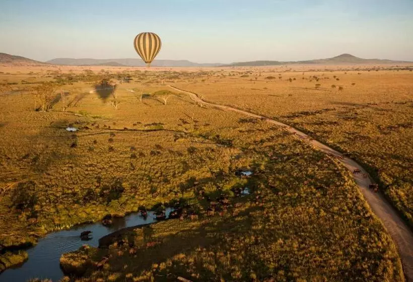 هتل Four Seasons Safari Lodge Serengeti