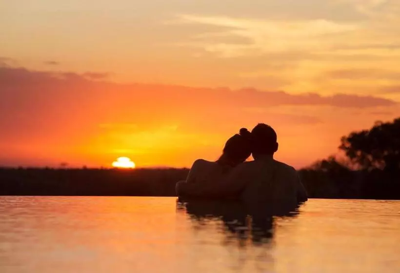 هتل Four Seasons Safari Lodge Serengeti