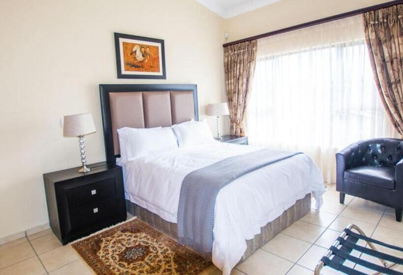 Отель Hoyohoyo Acorns Lodge