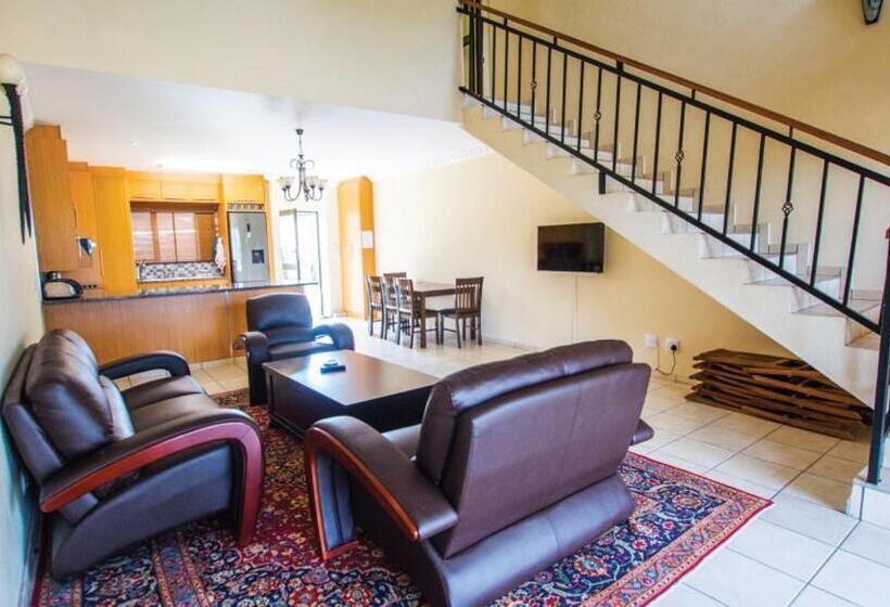 Отель Hoyohoyo Acorns Lodge