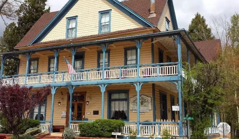 Retkeilymaja American River Inn