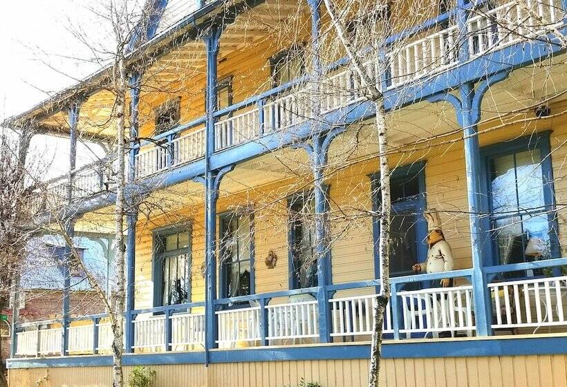 Общежитие American River Inn