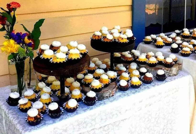 Retkeilymaja American River Inn