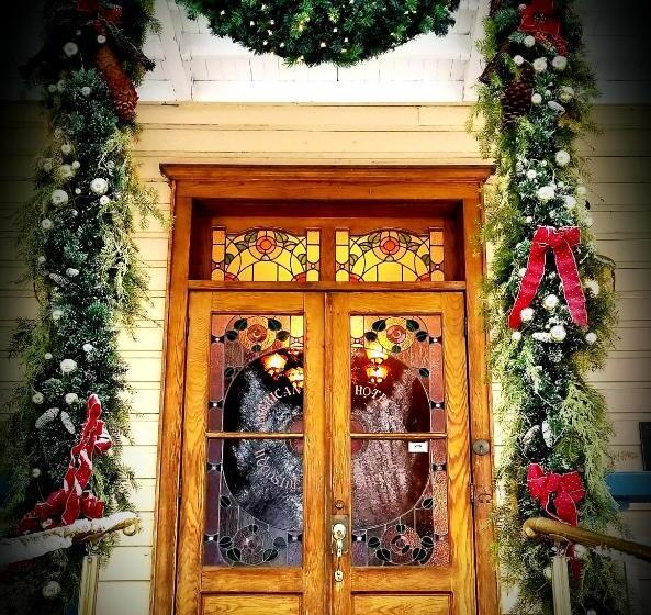 Общежитие American River Inn