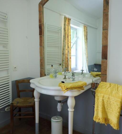 تختخواب و صبحانه Le Mas Du Lac