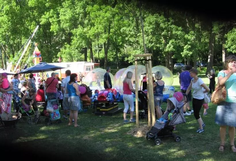 Hotelli Lovecký Zámeček