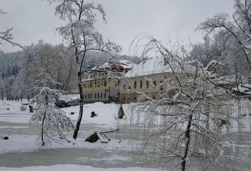 Szálloda Lovecký Zámeček