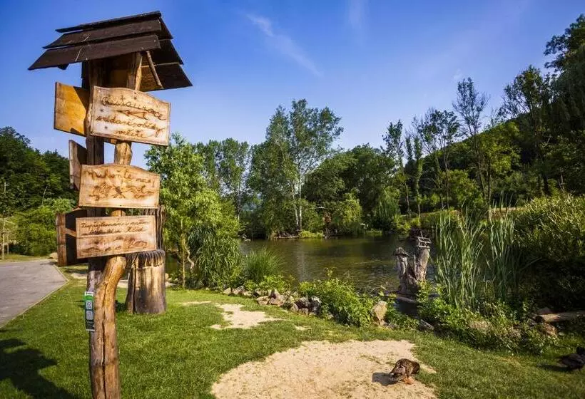 Hotelli Lovecký Zámeček