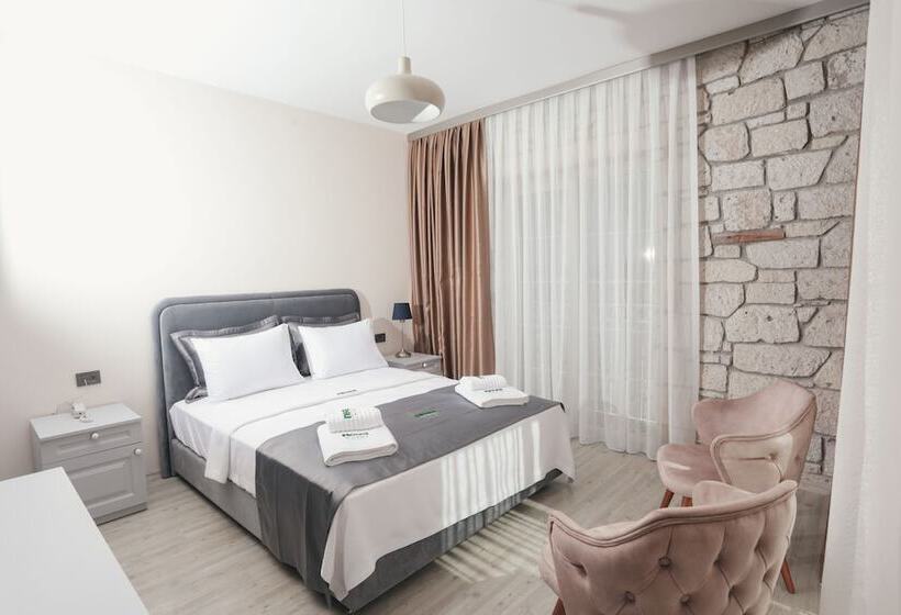 هتل Neva  Alaçatı