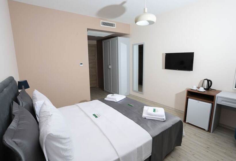 هتل Neva  Alaçatı