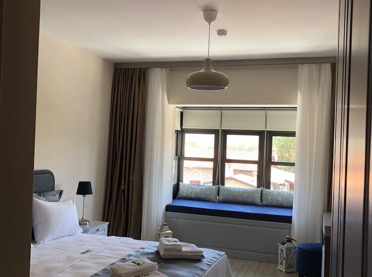 هتل Neva  Alaçatı