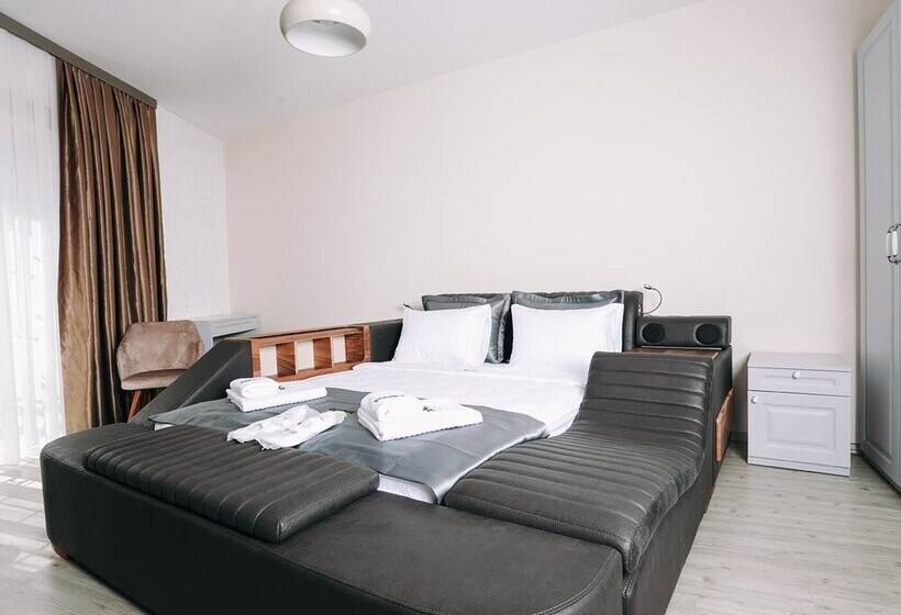 هتل Neva  Alaçatı