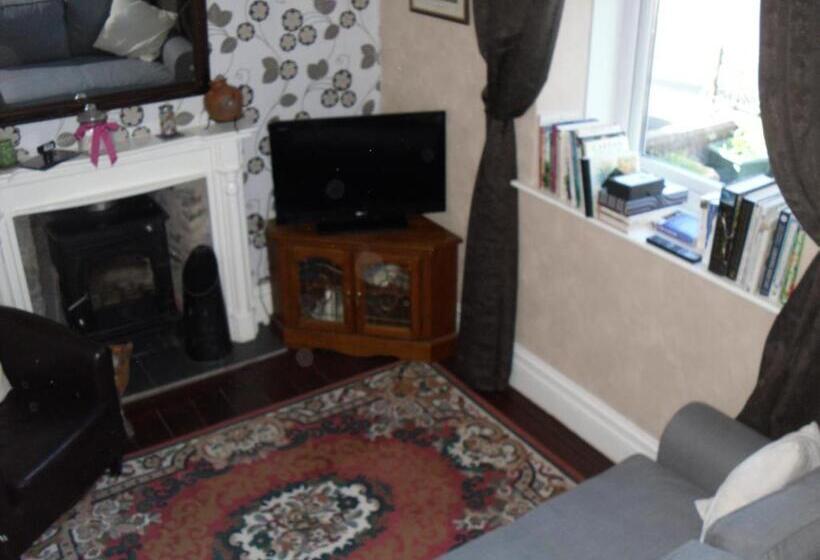 Aamiaismajoitus (B&B) The Hub At Abercrave