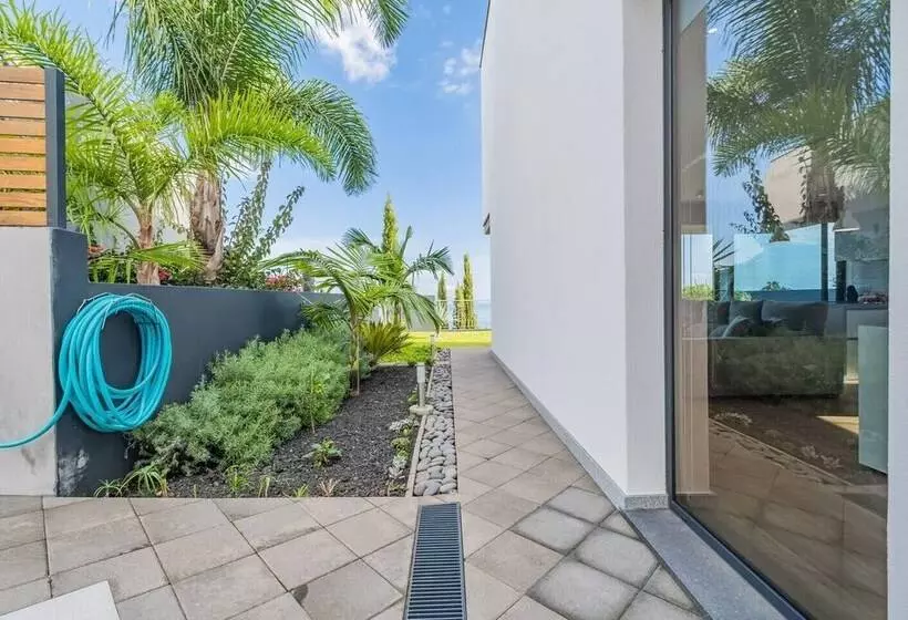 Cristiano Ronaldo Airport View