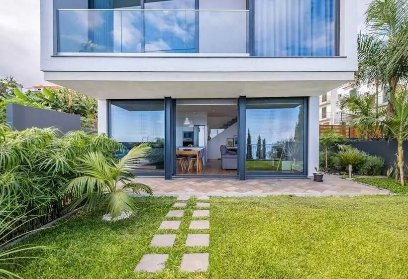 Cristiano Ronaldo Airport View