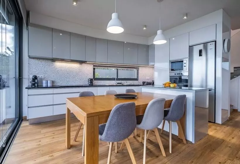 Cristiano Ronaldo Airport View