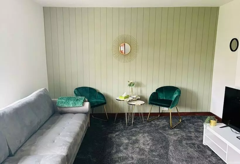 Lady Wilson Apartment By Klass Living Airdrie