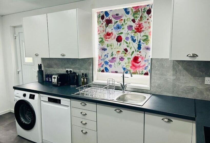 Lady Wilson Apartment By Klass Living Airdrie