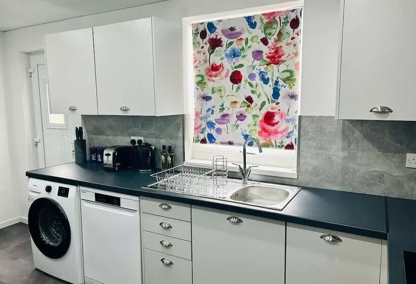 Lady Wilson Apartment By Klass Living Airdrie