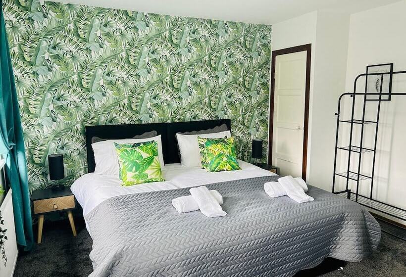 Lady Wilson Apartment By Klass Living Airdrie