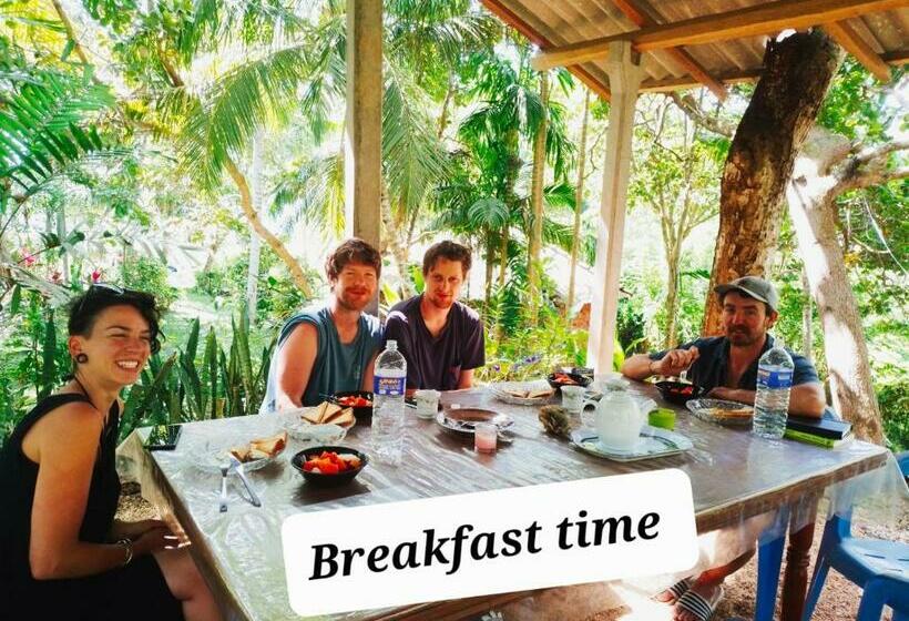 ユースホステル Hidden Well Hiriketiya