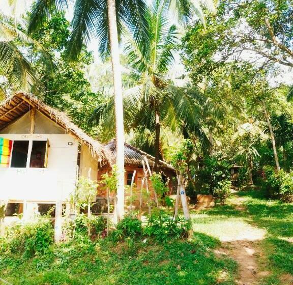 ユースホステル Hidden Well Hiriketiya