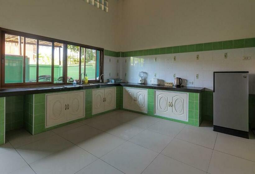 هاستل House Of Happiness