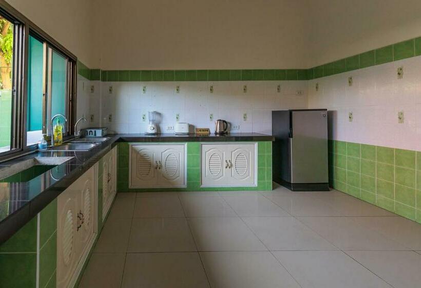 هاستل House Of Happiness