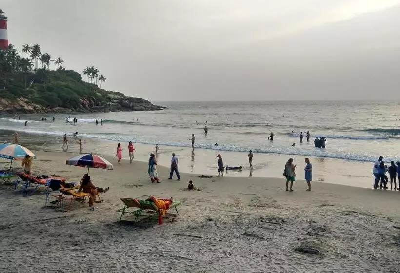 ホテル Neptune Kovalam