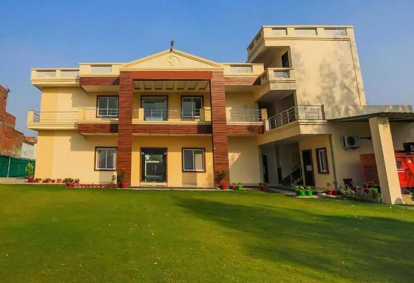 ホテル Vaibhav Laxmi Paradise