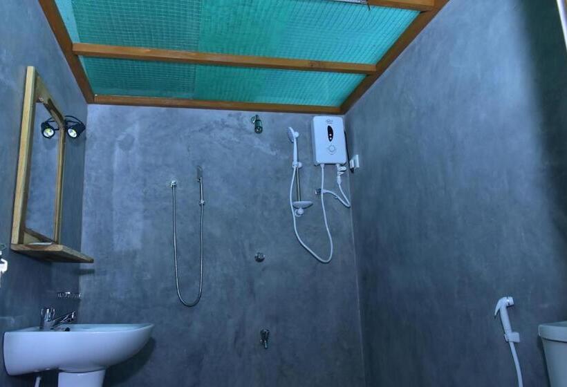 پانسیون Jungle View River Camping