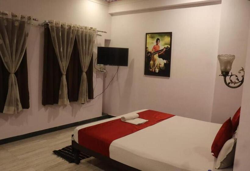 ペンション Shiv Palace