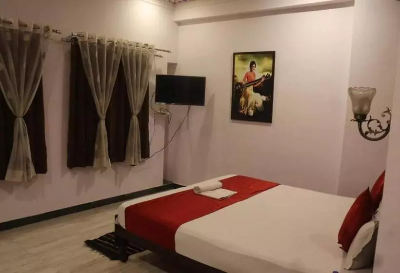 Pension  Shiv Palace