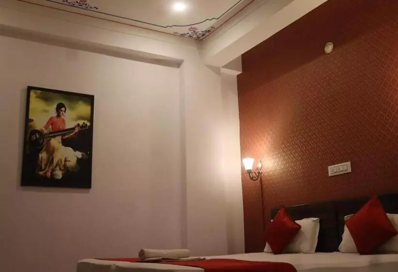 Pension  Shiv Palace