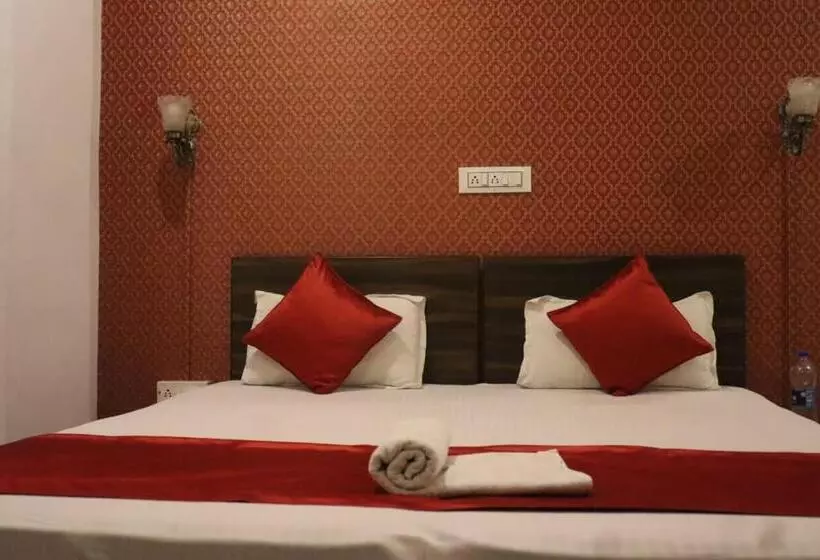 Pension  Shiv Palace