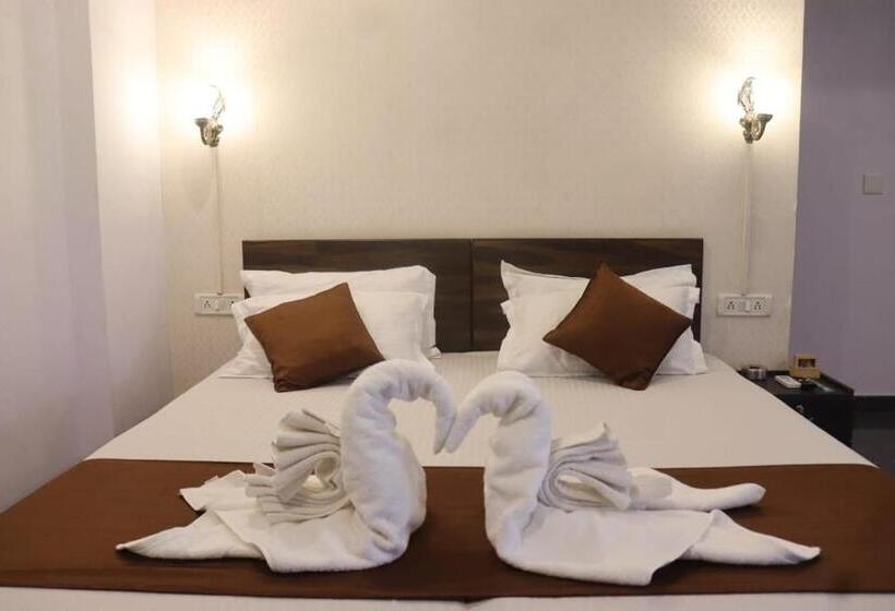 ペンション Shiv Palace